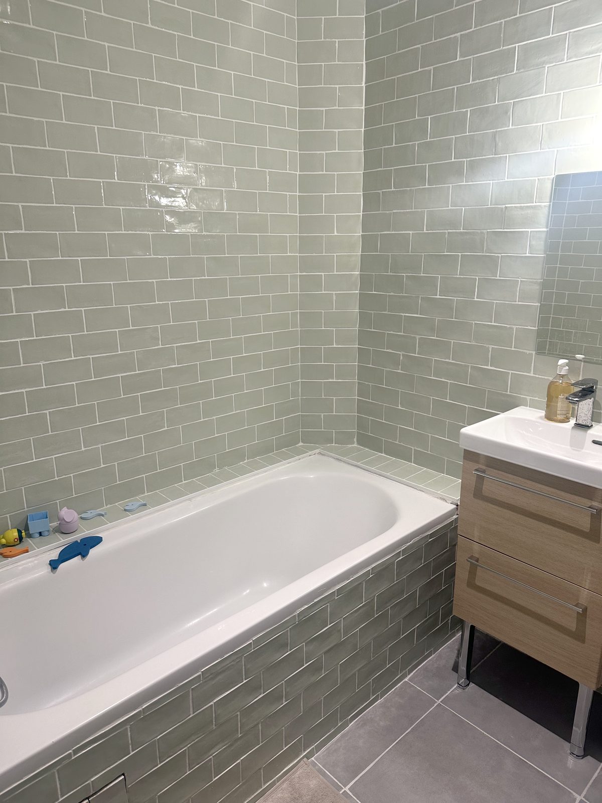 Meuble double vasque en bois et miroirs LED — rénovation salle de bain Bordeaux — NS BAT 33