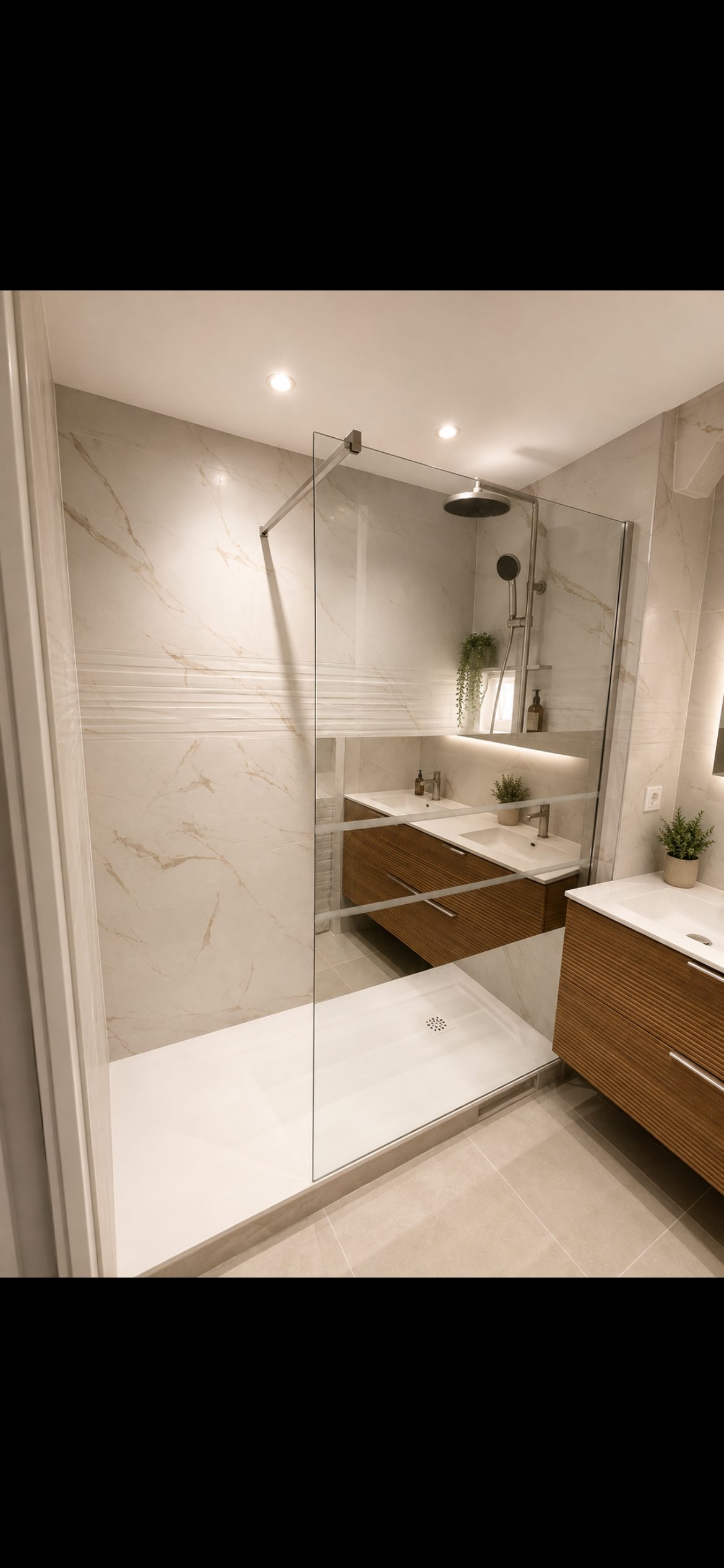Cuisine & salle de bains à Bordeaux par NS BAT 33 : douche à l'italienne marbre et double vasque
