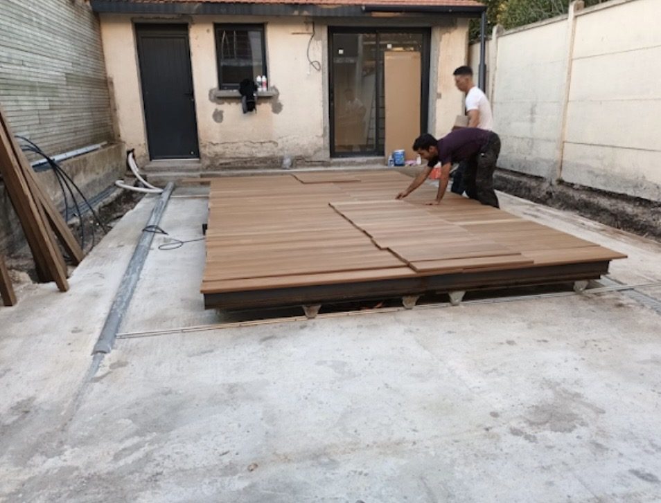 Création d'une terrasse en bois composite et aménagement extérieur à Pessac — NS BAT 33